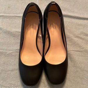 Black Ann Taylor heels